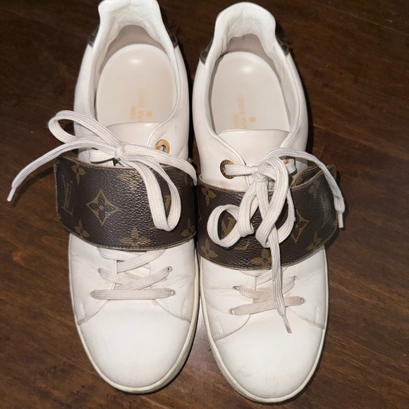 Louis Vuitton Sneakers - Picture 2 of 5